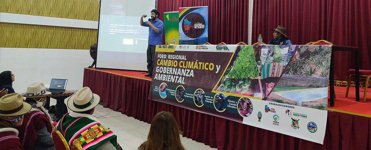 Participantes del Foro Cambio Climático y Gobernanza Ambiental ...