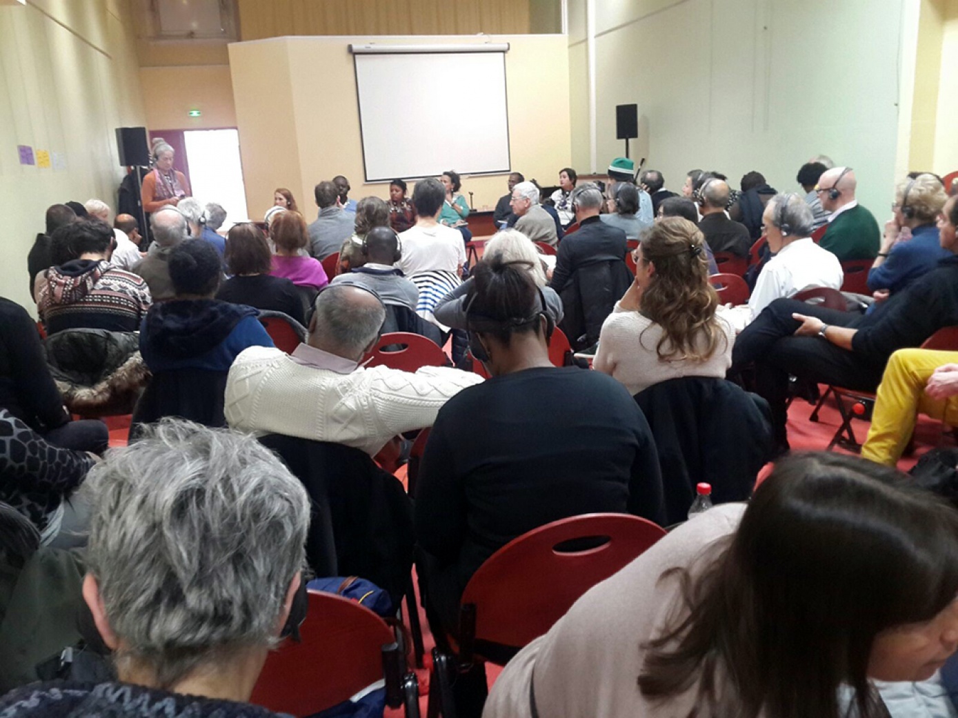 Paralela a la COP21, en París la sociedad civil debate y denuncia sobre los efectos del cambio climático