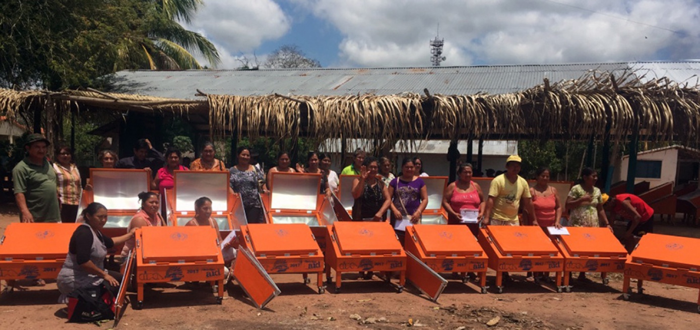 Familias Baureñas se capacitaron en armado, uso manejo de cocinas solares