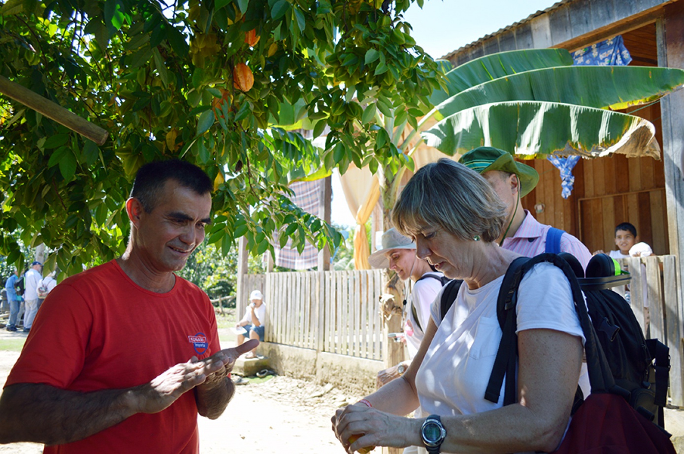 Colaboradores de Oxfam Intermón resaltan modelos de desarrollo sostenibles en la Amazonía boliviana