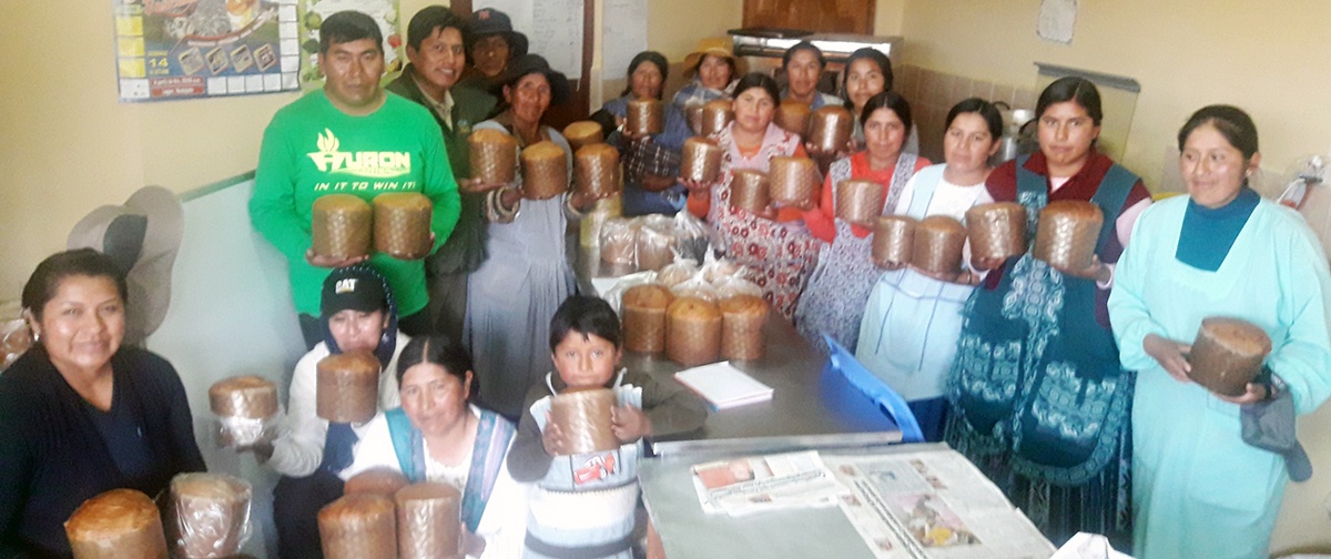 Asociaciones productivas del Altiplano paceño se capacitan elaboración de panetones industriales