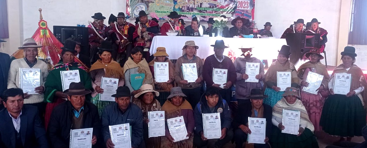 120 productores del municipio de San Andrés de Machaca se certifican como gestores en ganadería camélida a nivel de técnico básico