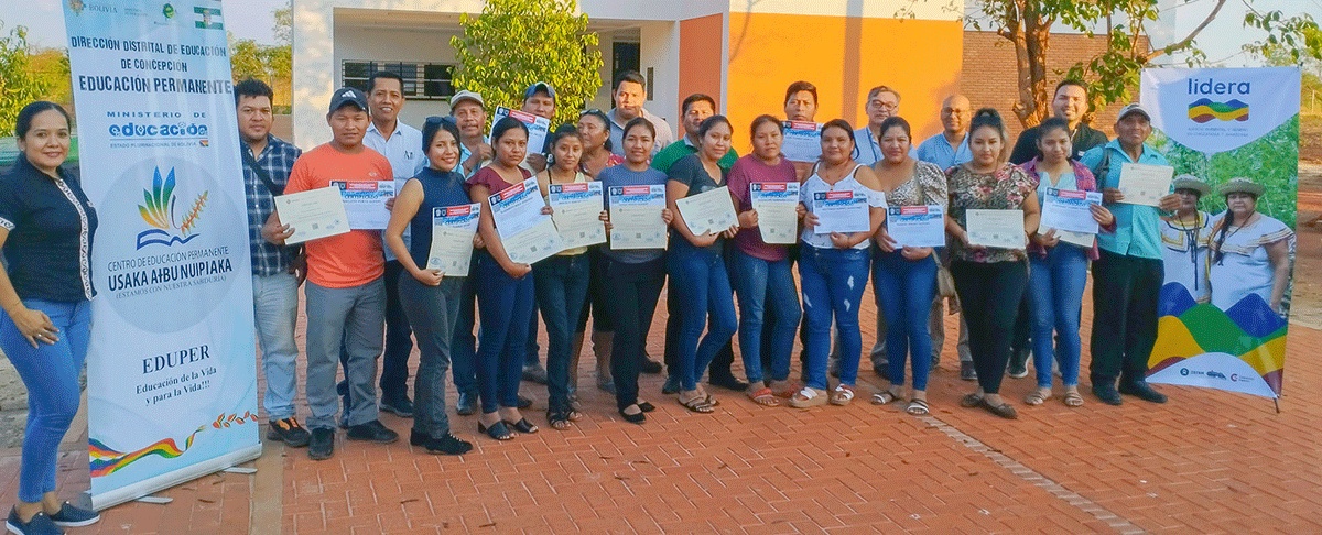 24 mujeres y jóvenes de la Chiquitania se gradúan del Programa de Gestión Empresarial en emprendimientos productivos en la FA.I.CHI.