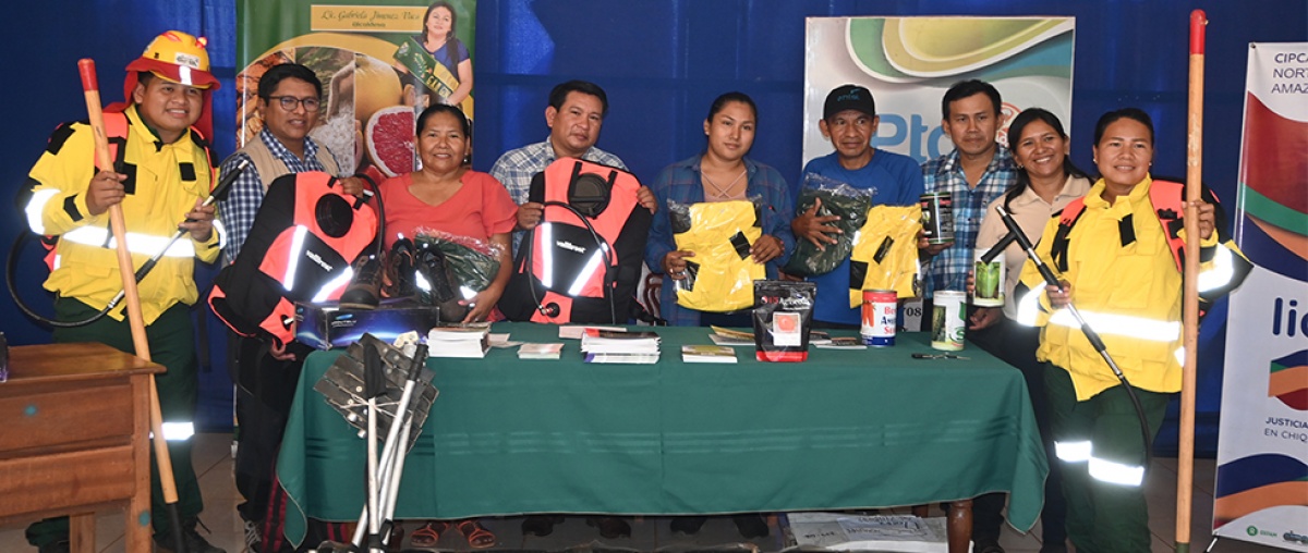 CIPCA Norte Amazónico entrega equipamiento para bomberos forestales y semillas a municipios afectados por incendios