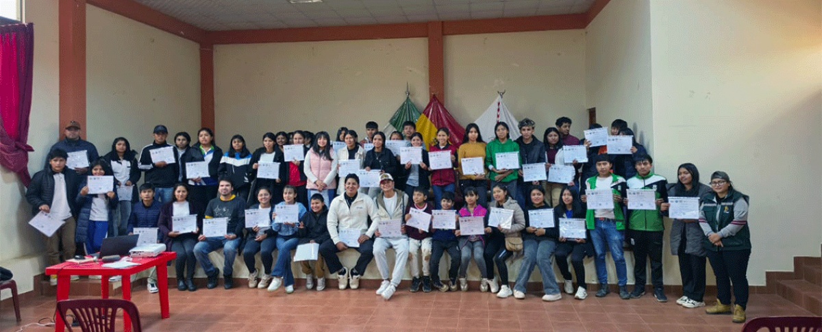 Jóvenes de San Pablo de Huacareta reciben certificación en Liderazgo Juvenil Comunitario