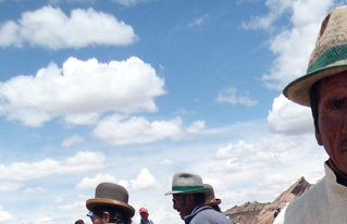 Feria agropecuaria resalta producción agroecológica y de ganado camélido en san Pedro de Totora  del departamento de Oruro