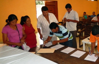 Asociaciones de recolectores y productores de Baures validan propuesta de ley municipal del cacao 