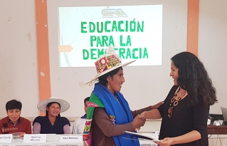 Líderes y líderesas del Norte Potosí reciben certificados a nivel técnico básico