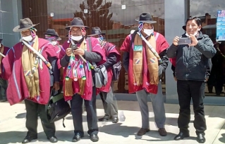 Autoridades originarias del Altiplano paceño realizan control para evitar contagio con el COVID-19