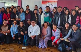 Funcionarios públicos de municipios de Oruro reciben certificados como promotores en Gestión Municipal Intercultural