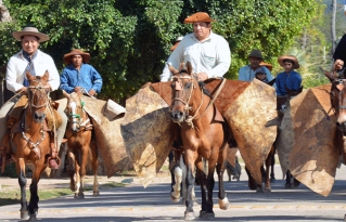Macharetí fortalece su identidad cultural y dinamiza su economía con el Patio Criollo y la Feria Gastronómica Productiva
