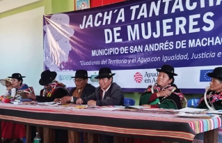 Más de 100 mujeres de San Andrés de Machaca construyen una agenda para fortalecer su participación en el desarrollo municipal
